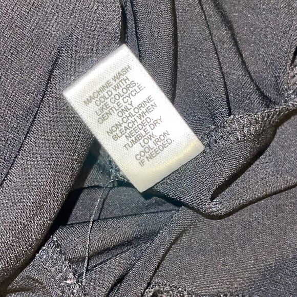 CATO Women Plus Overlay Sleeveless V-Neckl ruffled and straight hemline hips. - Picture 6 of 9